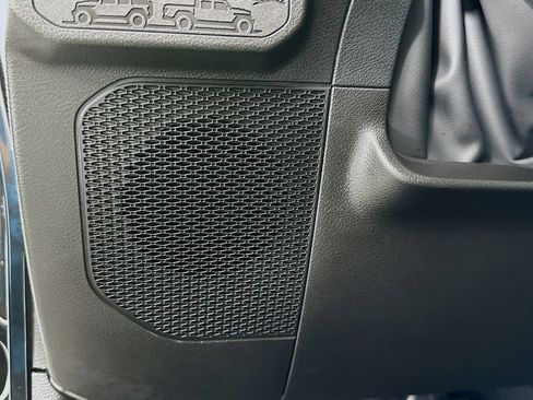 Used 2025 Jeep Wrangler Unlimited Rubicon w/ Convenience Group AWD/4WD image 18