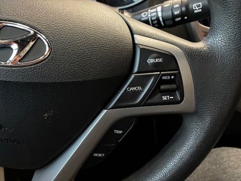 Used 2016 Hyundai Veloster image 23