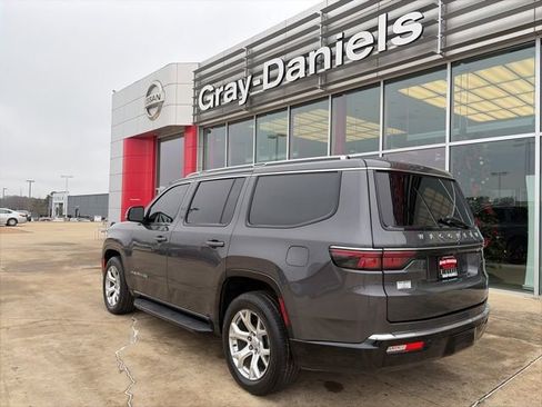 Used 2022 Jeep Wagoneer Series I w/ Premium Group I image 2