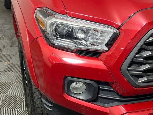 Used 2022 Toyota Tacoma TRD Sport w/ Technology Package RWD image 11