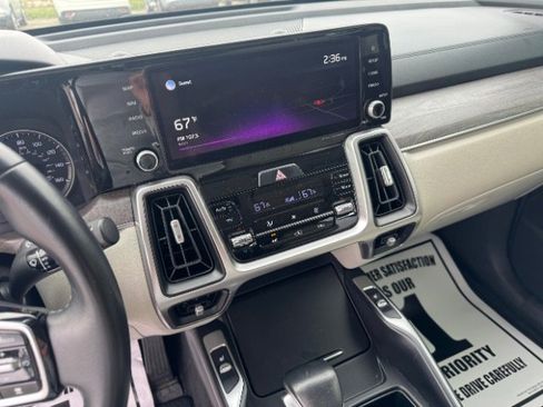 Used 2021 Kia Sorento EX w/ EX AWD X-Line Package image 14