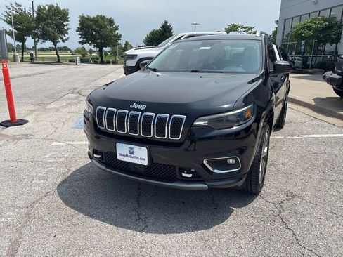 Used 2019 Jeep Cherokee Overland AWD/4WD image 11