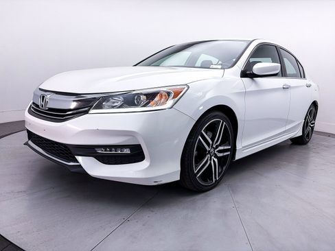 Used 2017 Honda Accord Sport image 8