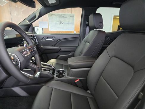 New 2025 GMC Canyon Elevation w/ Convenience Package image 13