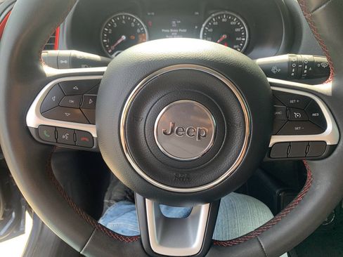 Used 2020 Jeep Renegade Trailhawk w/ Popular Equipment Group AWD/4WD image 22