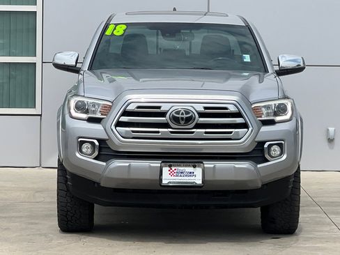 Used 2018 Toyota Tacoma Limited image 6