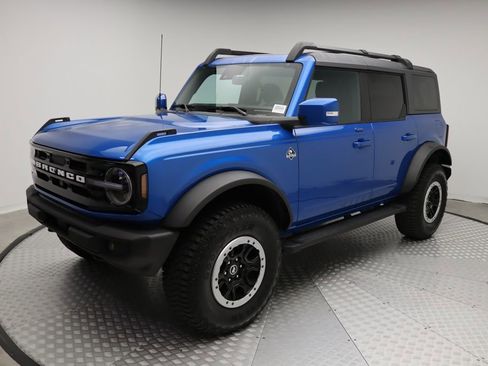 Used 2023 Ford Bronco Outer Banks w/ Sasquatch Package image 1