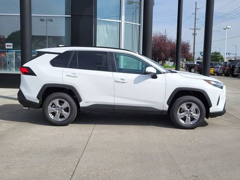 Used 2025 Toyota RAV4 XLE w/ Convenience Package image 43