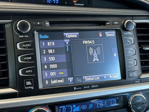 Used 2017 Toyota Highlander Limited AWD/4WD image 21