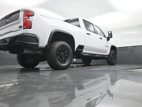 Used 2024 Chevrolet Silverado 2500 ZR2 w/ ZR2 Bison Edition AWD/4WD image 39