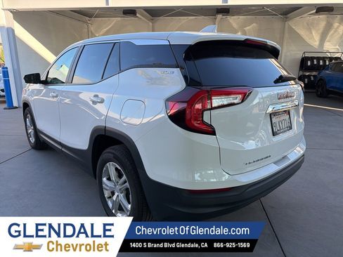 Used 2024 GMC Terrain SLE image 5