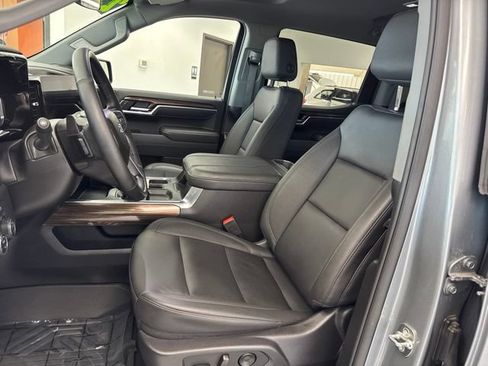 Used 2025 Chevrolet Silverado 1500 RST AWD/4WD image 18