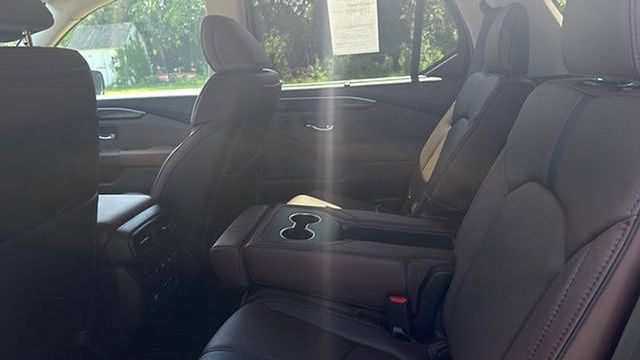 Used 2025 Honda Pilot Elite image 18