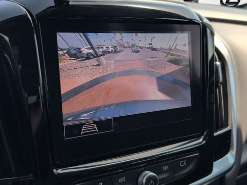 Used 2020 Chevrolet Traverse LT FWD image 18