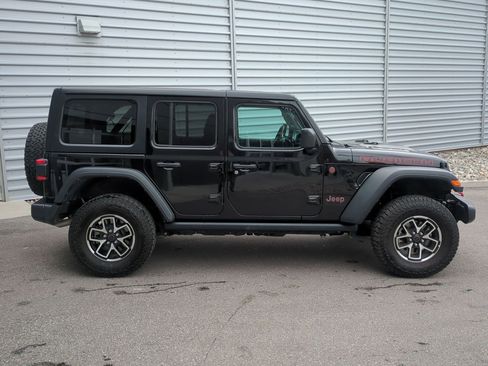 Used 2024 Jeep Wrangler Rubicon image 2