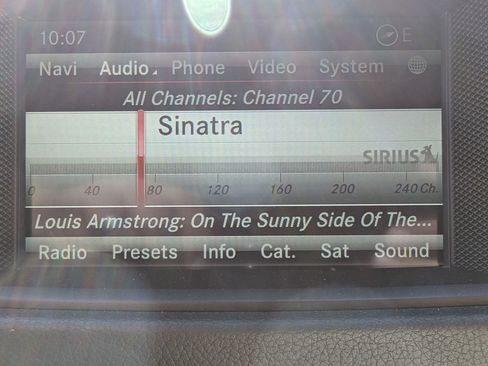 Used 2014 Mercedes-Benz SL 550 image 17