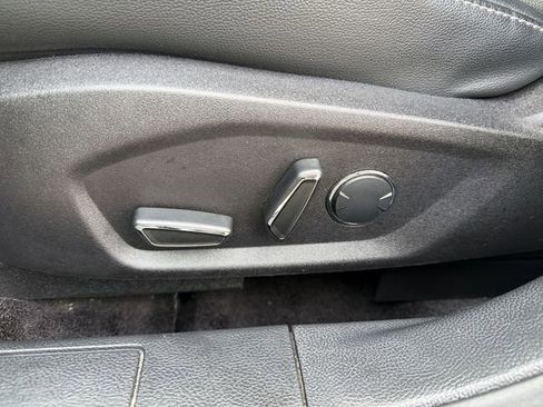 Used 2017 Ford Fusion SE w/ Equipment Group 201A image 14