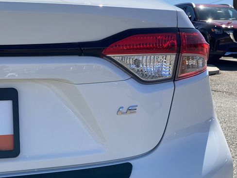 Used 2022 Toyota Corolla LE image 20