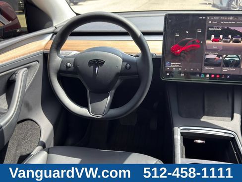 Used 2025 Tesla Model Y Long Range RWD image 27