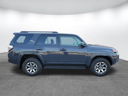 Certified 2024 Toyota 4Runner TRD Off-Road AWD/4WD image 4