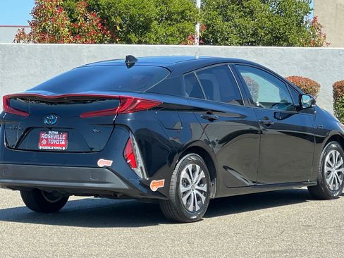 Used 2020 Toyota Prius Prime XLE FWD image 2