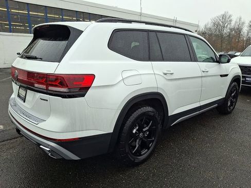 New 2026 Volkswagen Atlas Peak Edition image 4