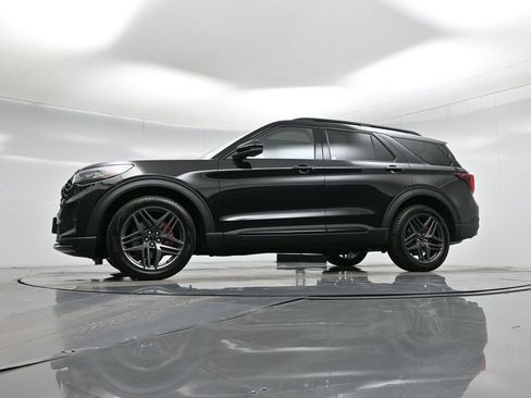 New 2026 Ford Explorer ST w/ Sun And Sound Package image 7