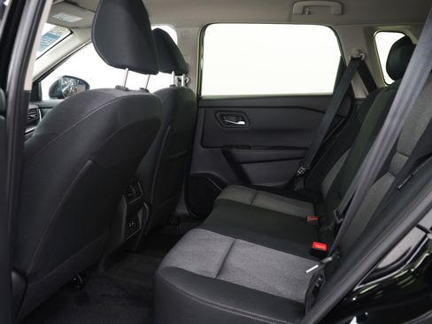Used 2025 Nissan Rogue SV AWD/4WD image 13