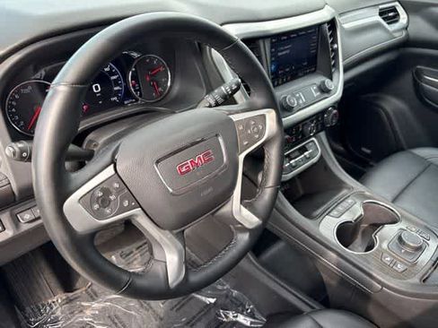 Used 2023 GMC Acadia SLT w/ Elevation Edition FWD image 11