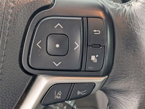Used 2018 Toyota Sienna XLE w/ XLE Navigation Package image 17