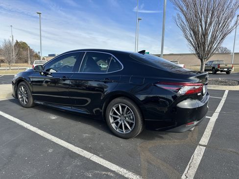 Certified 2022 Toyota Camry XLE image 8