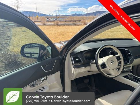 Used 2020 Volvo XC90 T8 Momentum w/ Protection Package Premier image 9