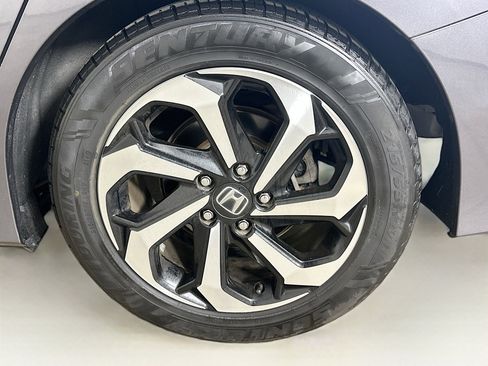 Used 2017 Honda Accord EX-L image 11