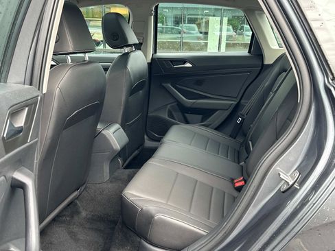 Used 2022 Volkswagen Jetta SE w/ Panoramic Sunroof Package image 18