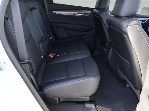 New 2026 Cadillac XT5 Luxury image 18