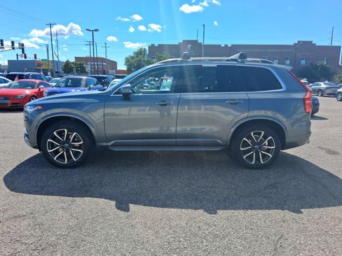 Used 2018 Volvo XC90 T5 Momentum w/ Convenience Package AWD/4WD image 11