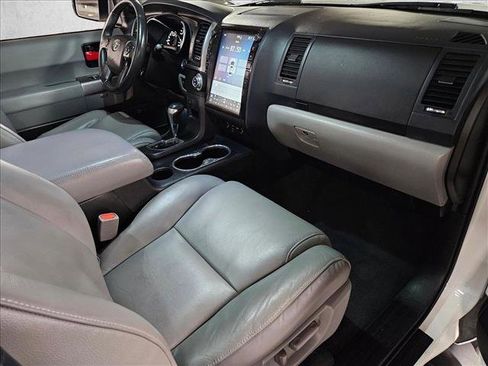 Used 2021 Toyota Sequoia Limited image 19