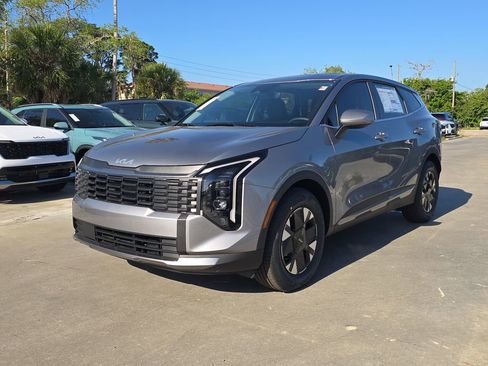 New 2026 Kia Sportage LX FWD image 4
