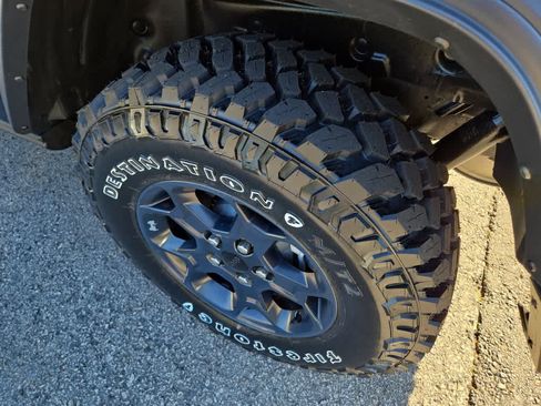 Used 2023 Jeep Wrangler Unlimited w/ Sun & Screen Package AWD/4WD image 13