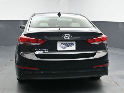 Used 2017 Hyundai Elantra SE image 10