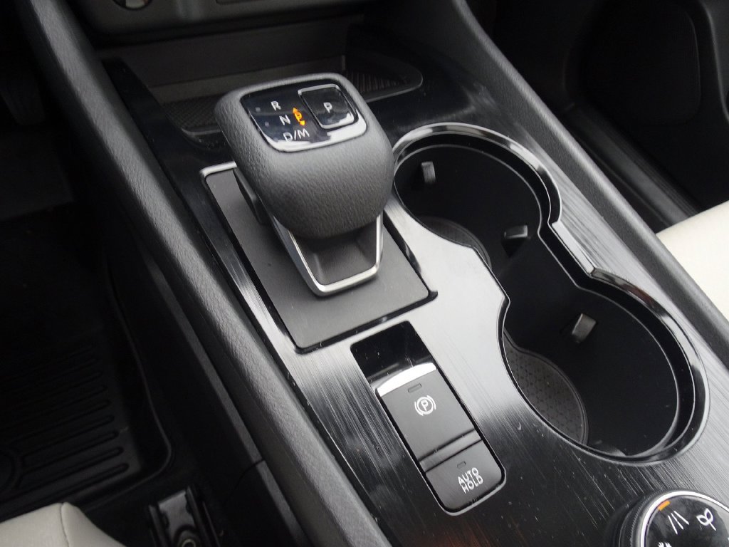Used 2025 Nissan Rogue SV w/ SV Premium Package AWD/4WD image 16
