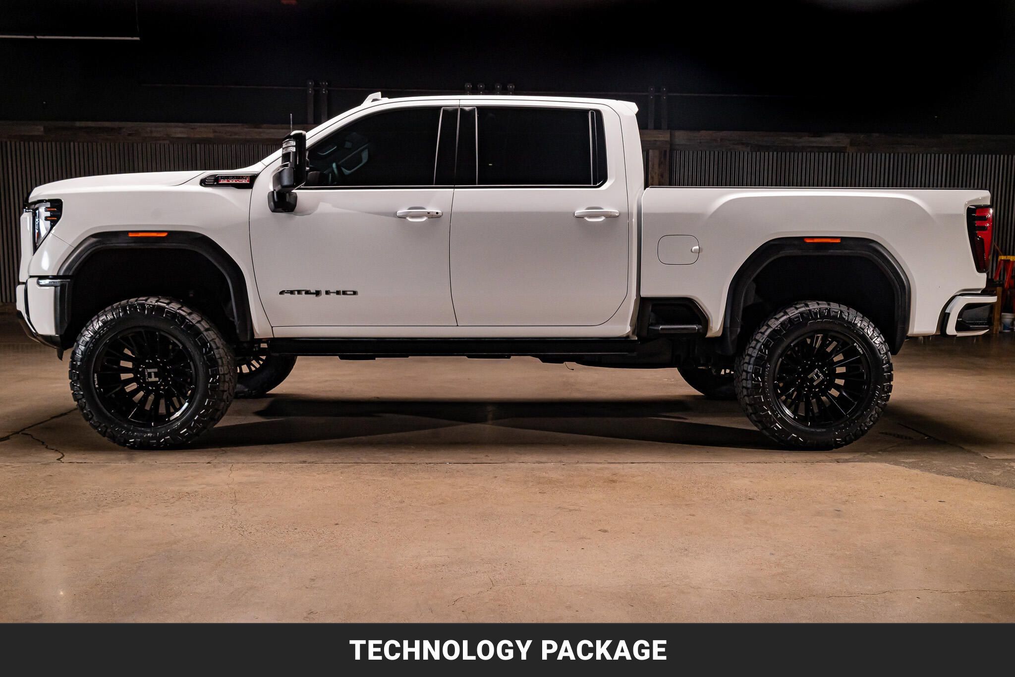 Used 2024 GMC Sierra 2500 AT4 w/ AT4 Premium Plus Package AWD/4WD image 6
