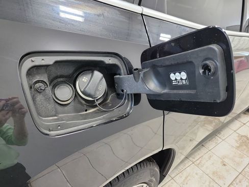 Used 2025 BMW X3 xDrive30i w/ Premium Package image 14