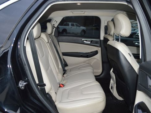 Used 2018 Ford Edge Titanium image 26