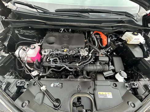 Used 2022 Toyota Sienna XLE image 33