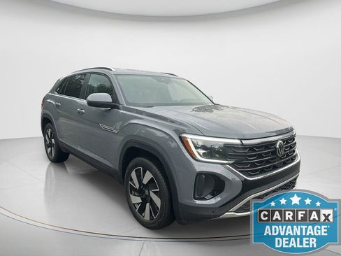 Used 2026 Volkswagen Atlas Cross Sport SE FWD image 3