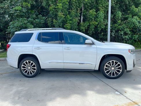 Used 2021 GMC Acadia Denali w/ Denali Technology Package FWD image 8