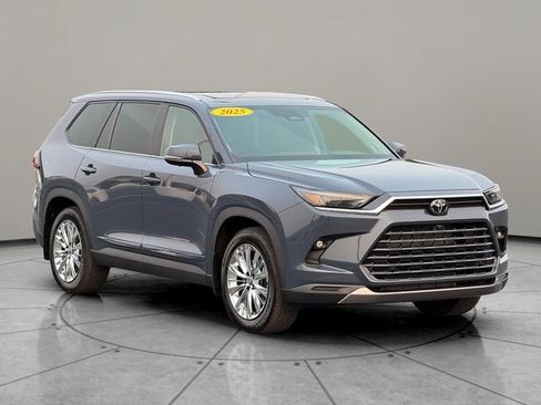 Certified 2025 Toyota Grand Highlander AWD image 8