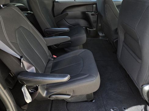 Used 2021 Chrysler Pacifica Touring w/ Cold Weather Group AWD/4WD image 35
