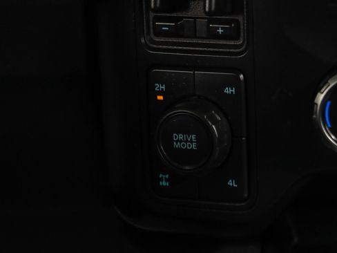 Used 2023 Ford F250 Lariat w/ Lariat Ultimate Package AWD/4WD image 23